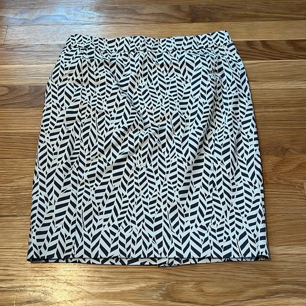 Ann Taylor Loft Petites Beige and gray Pencil Skirt Size‎ 4P, NWT